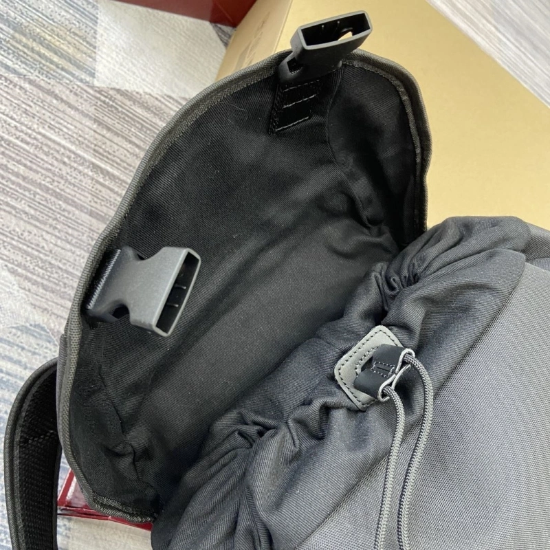 Gucci Backpacks 4011B-0019