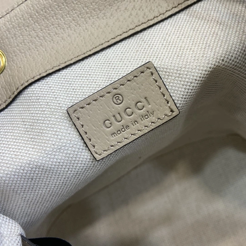 Gucci Backpacks 4011I-0006