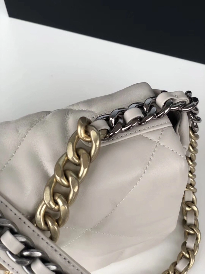 Chanel 19 Bags 4016A-0040