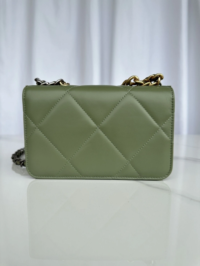 Chanel 19 Bags 4016A-0156