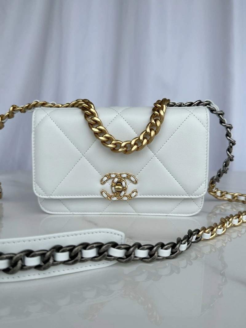 Chanel 19 Bags 4016A-0162