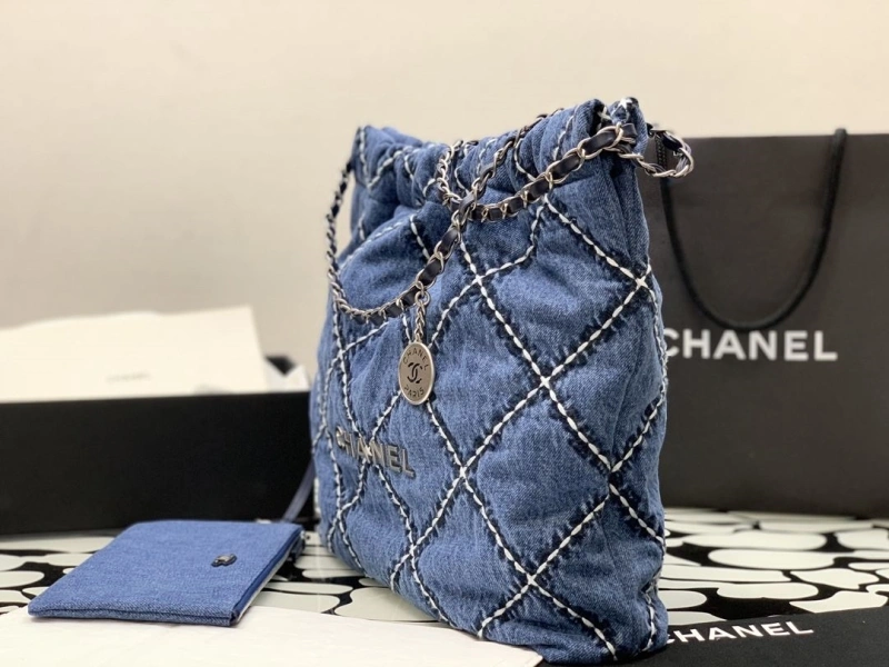 Chanel Shopping Bags 4017-0037