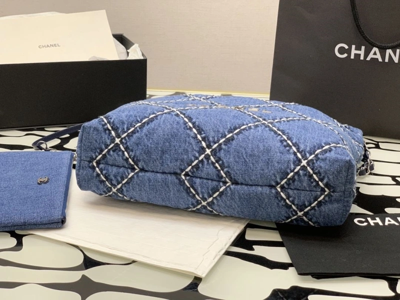 Chanel Shopping Bags 4017-0038