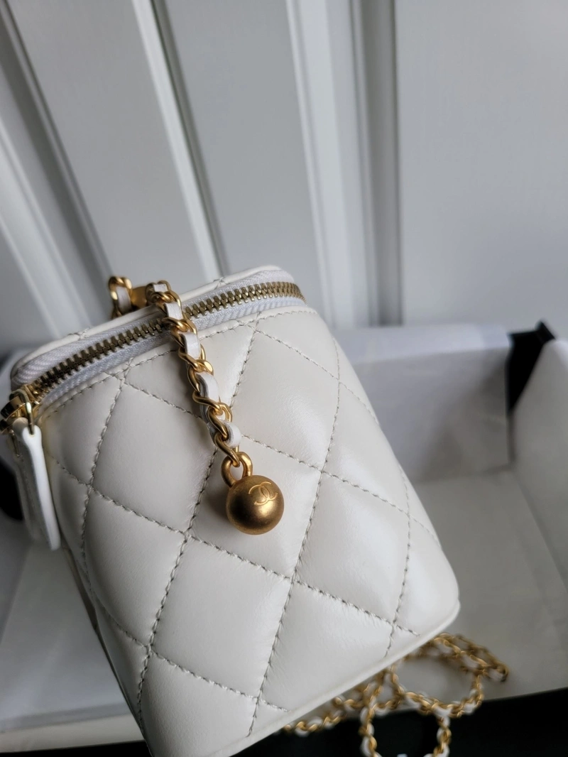 Chanel Cosmetic Bags 4017-0228