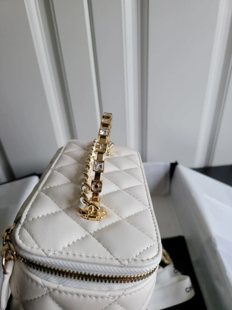 Chanel Cosmetic Bags 4017-0229