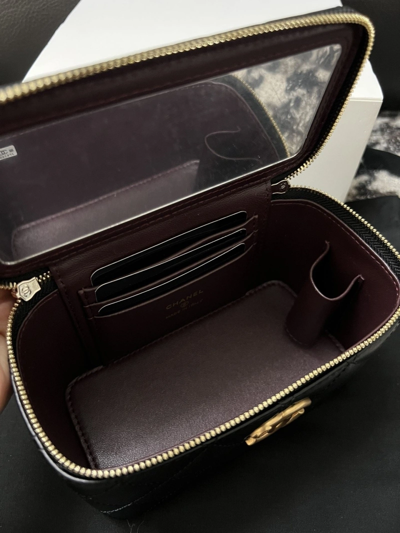 Chanel Cosmetic Bags 4017-0352