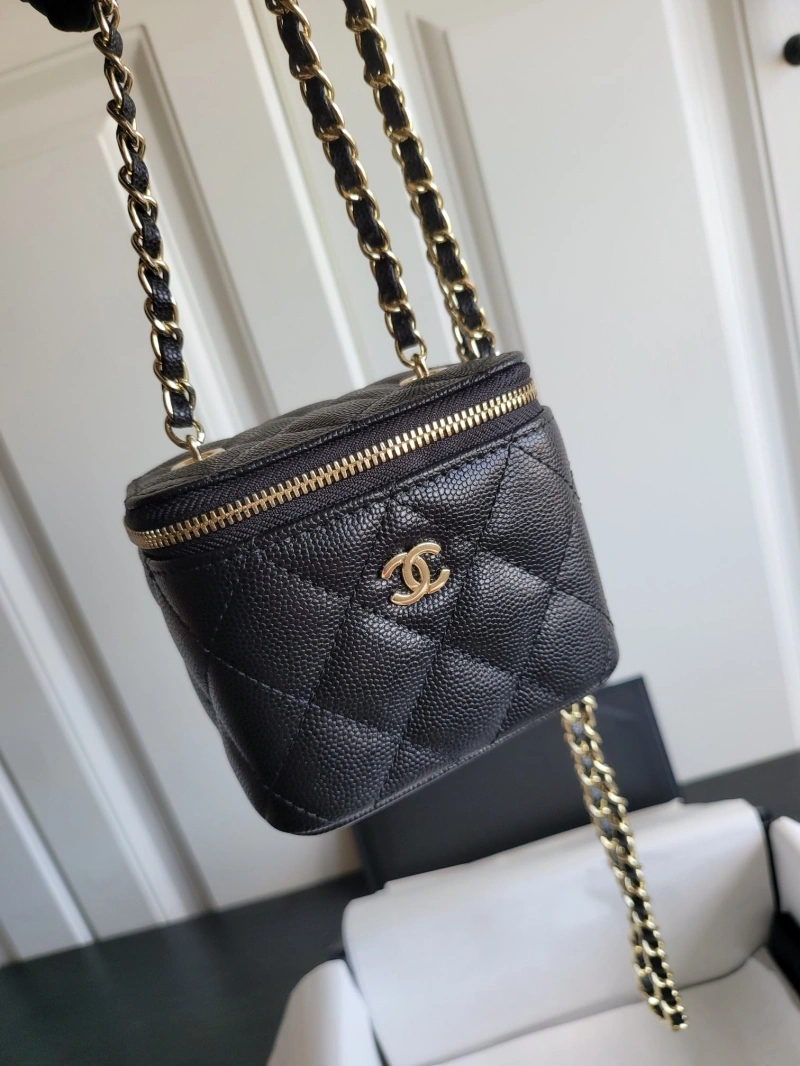 Chanel Cosmetic Bags 4017-0361