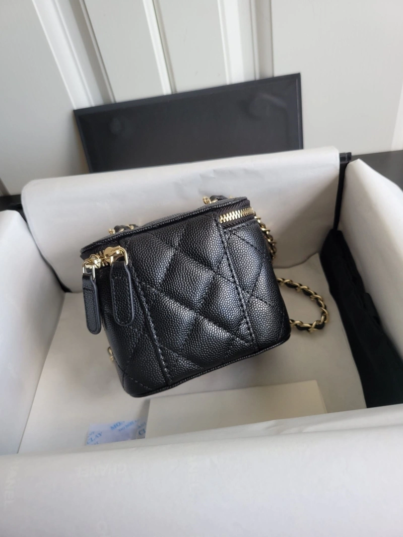 Chanel Cosmetic Bags 4017-0361