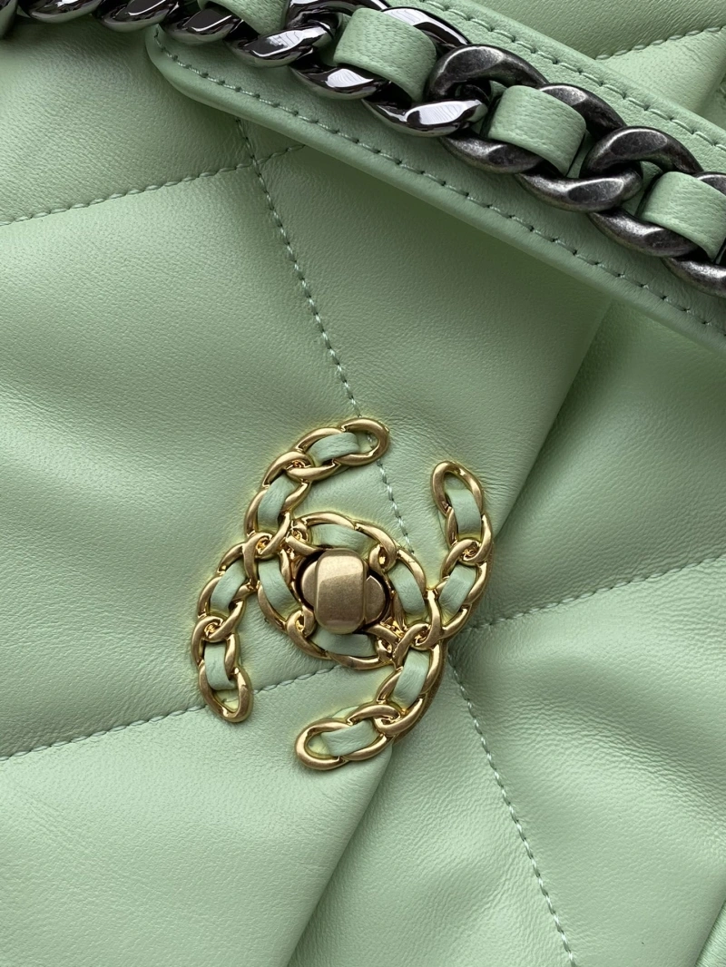 Chanel 19 Bags 4017-0381