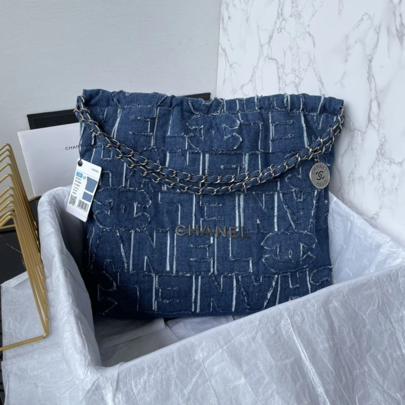 Chanel Shopping Bags 4017-0382