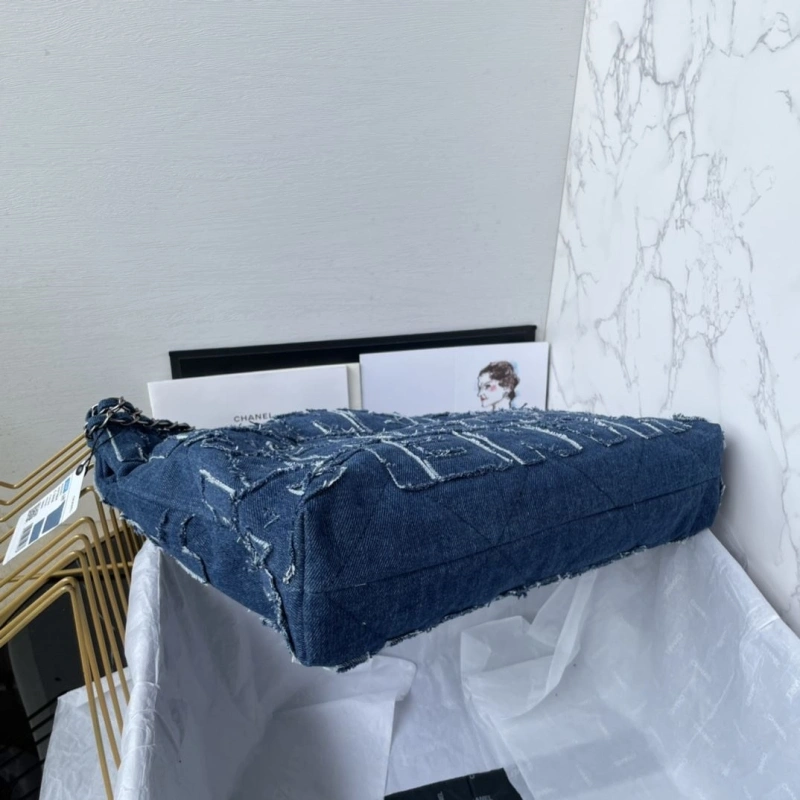 Chanel Shopping Bags 4017-0382