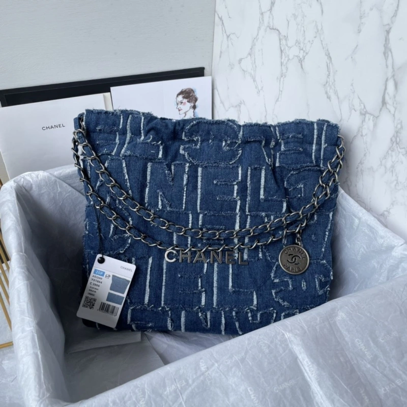 Chanel Shopping Bags 4017-0384