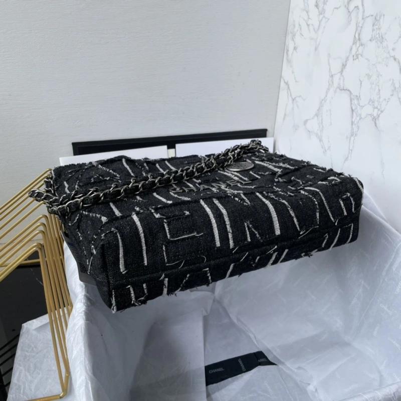 Chanel Shopping Bags 4017-0385