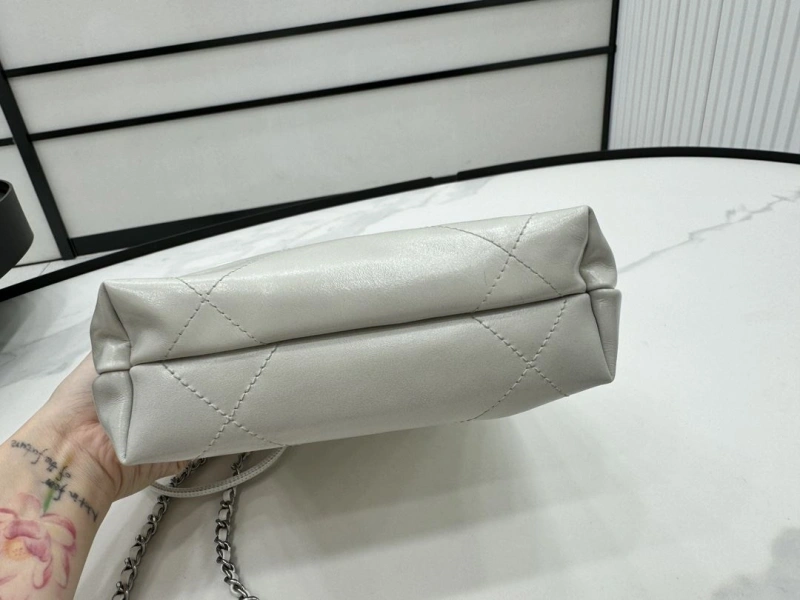 Chanel Shopping Bags 4017-0391