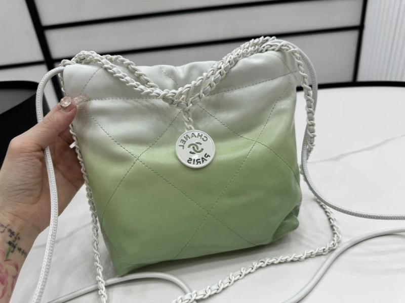 Chanel Shopping Bags 4017-0392