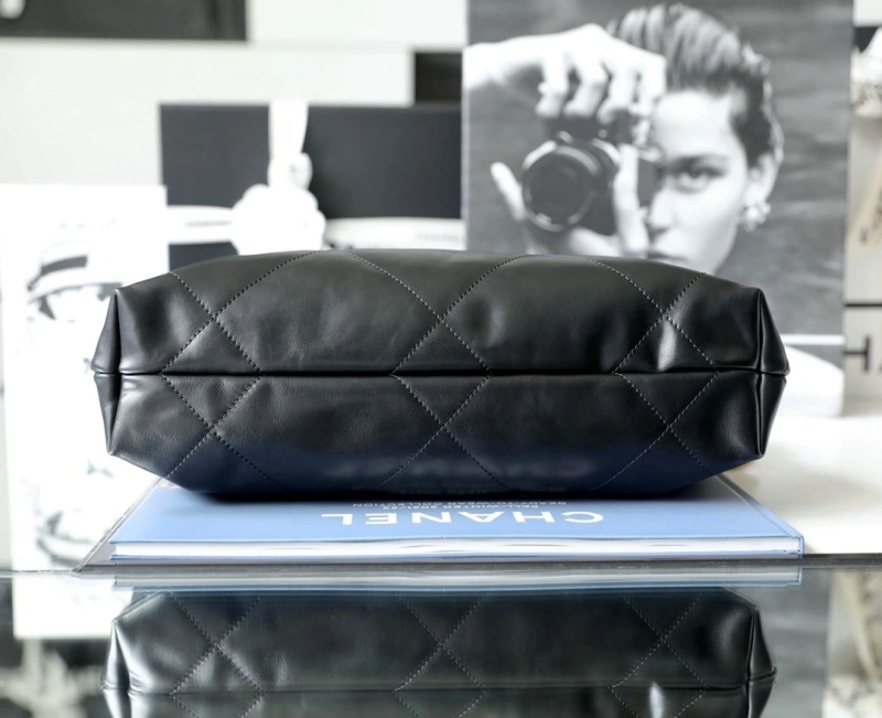 Chanel Shopping Bags 4017-0399