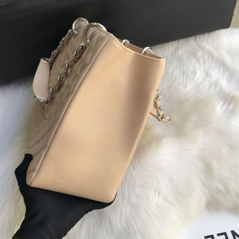 Chanel Shopping Bags 4017-0444