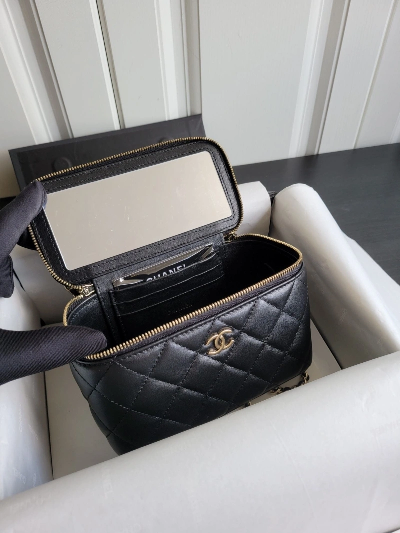 Chanel Cosmetic Bags 4017-0565
