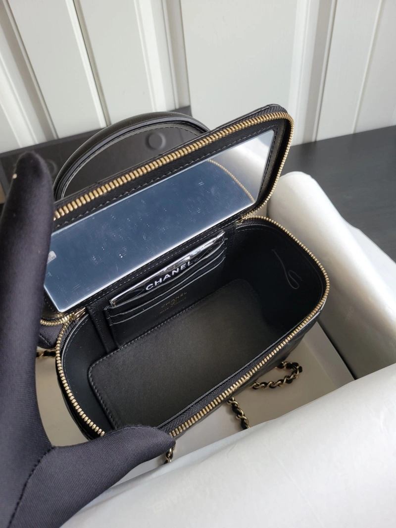 Chanel Cosmetic Bags 4017-0565