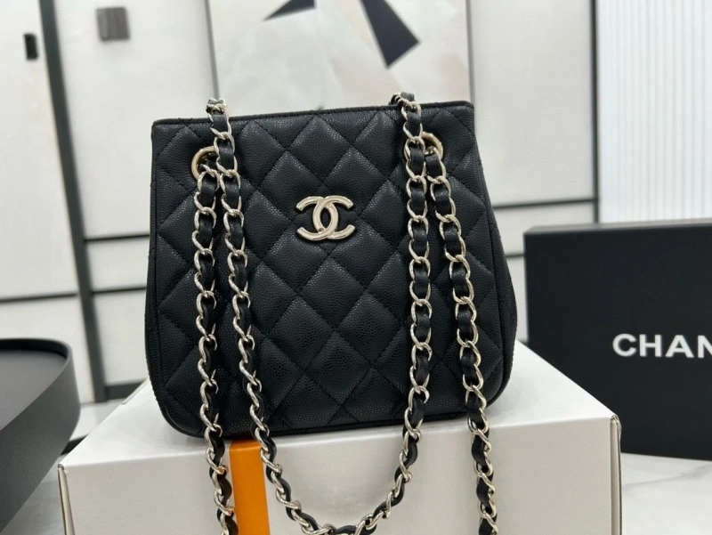 Chanel Shopping Bags 4017-0666