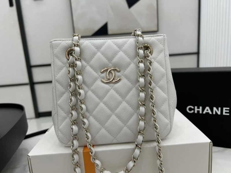 Chanel Shopping Bags 4017-0668