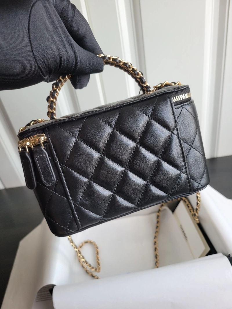 Chanel Cosmetic Bags 4017-0676