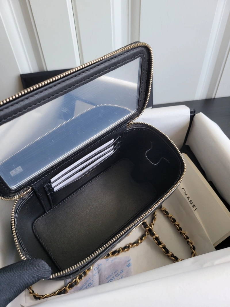 Chanel Cosmetic Bags 4017-0676