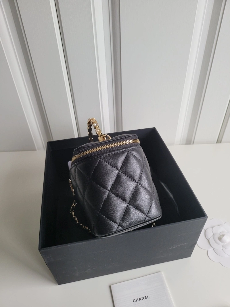 Chanel Cosmetic Bags 4017-0677