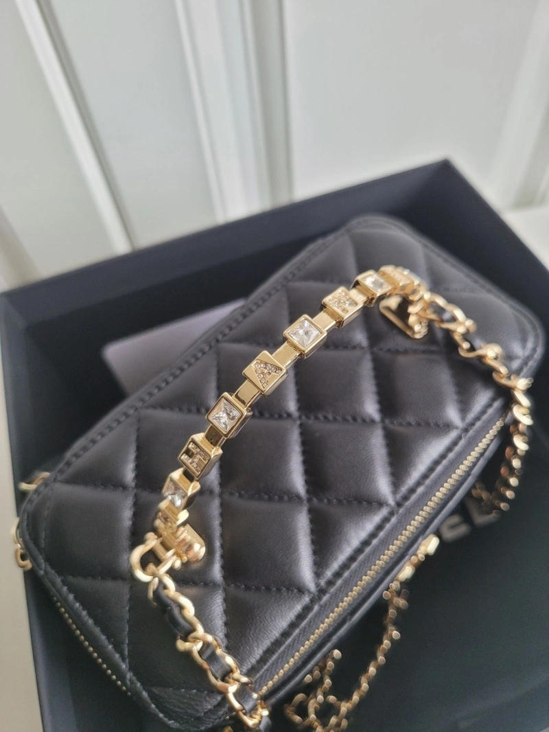 Chanel Cosmetic Bags 4017-0677