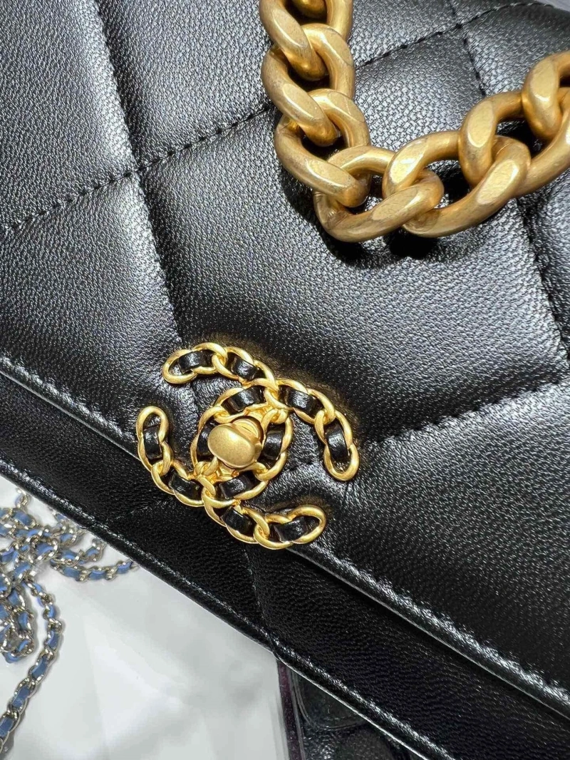 Chanel 19 Bags 4017-0694