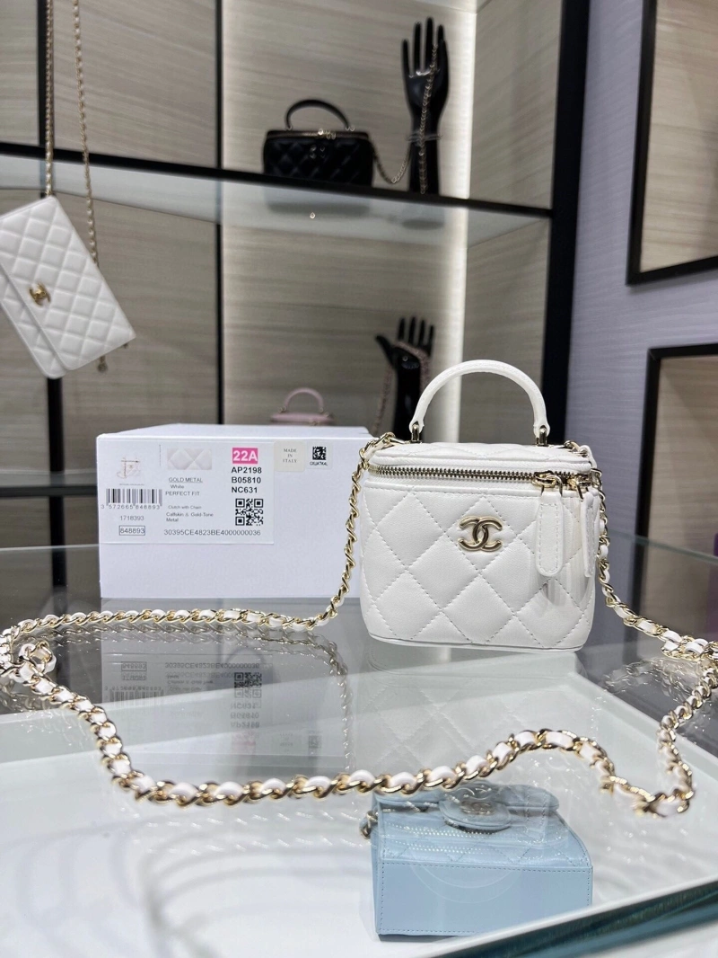 Chanel Cosmetic Bags 4017-0700