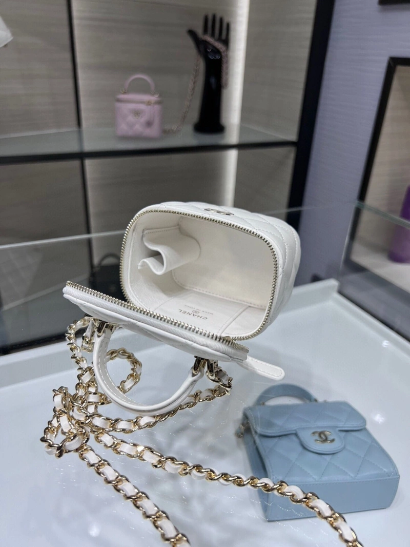 Chanel Cosmetic Bags 4017-0700