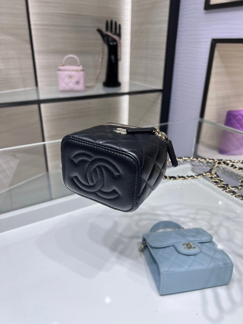 Chanel Cosmetic Bags 4017-0701