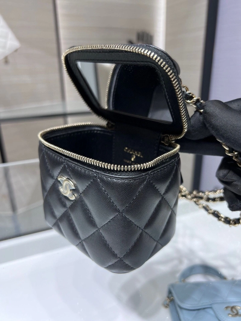 Chanel Cosmetic Bags 4017-0701