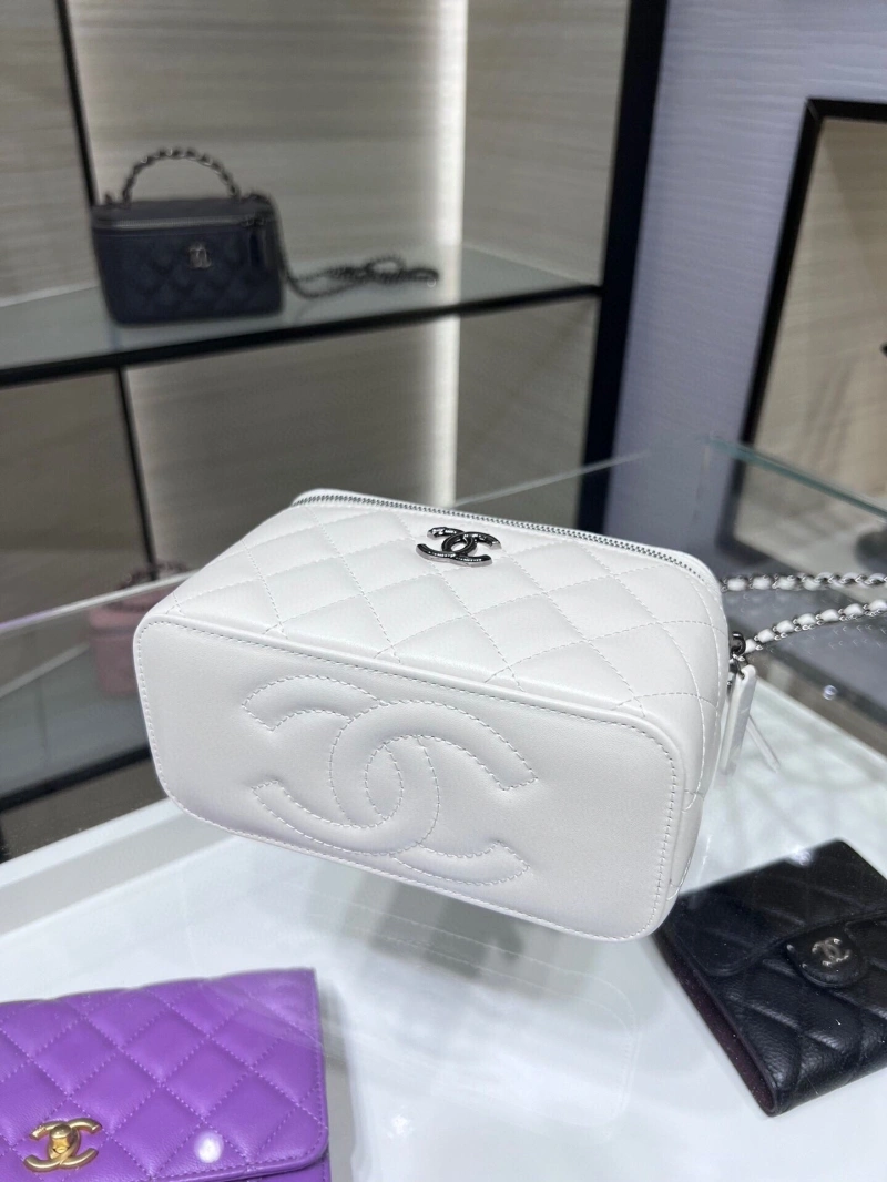 Chanel Cosmetic Bags 4017-0704