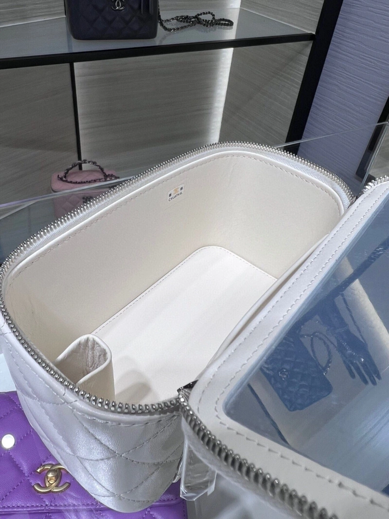 Chanel Cosmetic Bags 4017-0704