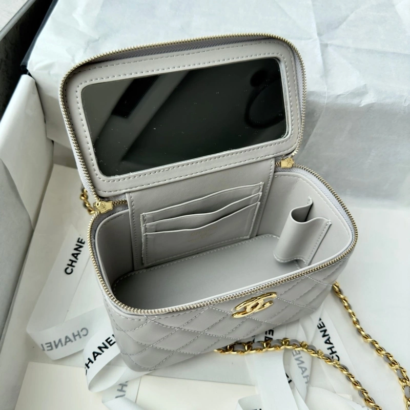 Chanel Cosmetic Bags 4017-0762