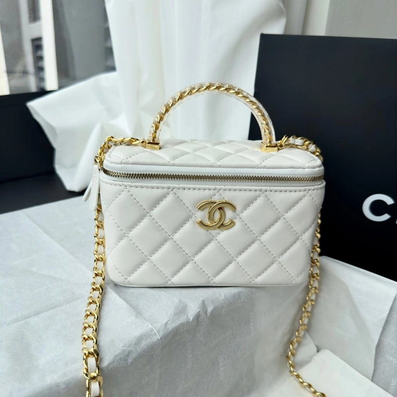 Chanel Cosmetic Bags 4017-0765