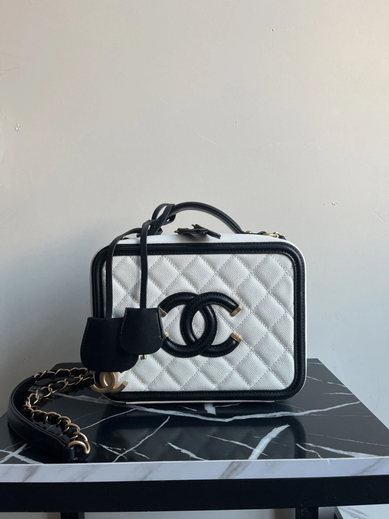 Chanel Cosmetic Bags 4017-0820