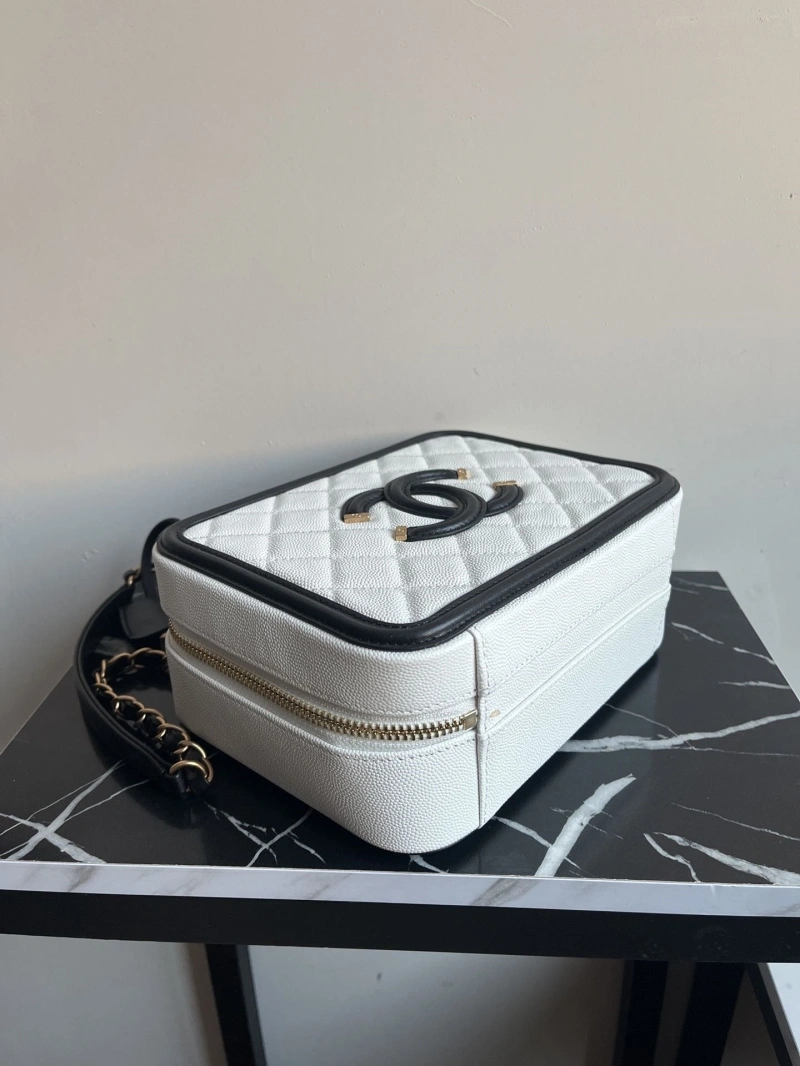 Chanel Cosmetic Bags 4017-0820