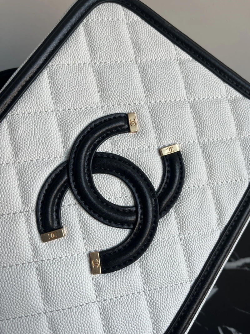 Chanel Cosmetic Bags 4017-0820