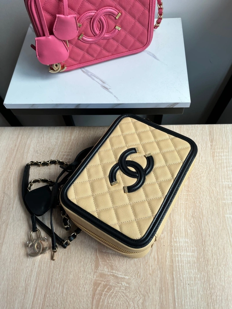 Chanel Cosmetic Bags 4017-0823