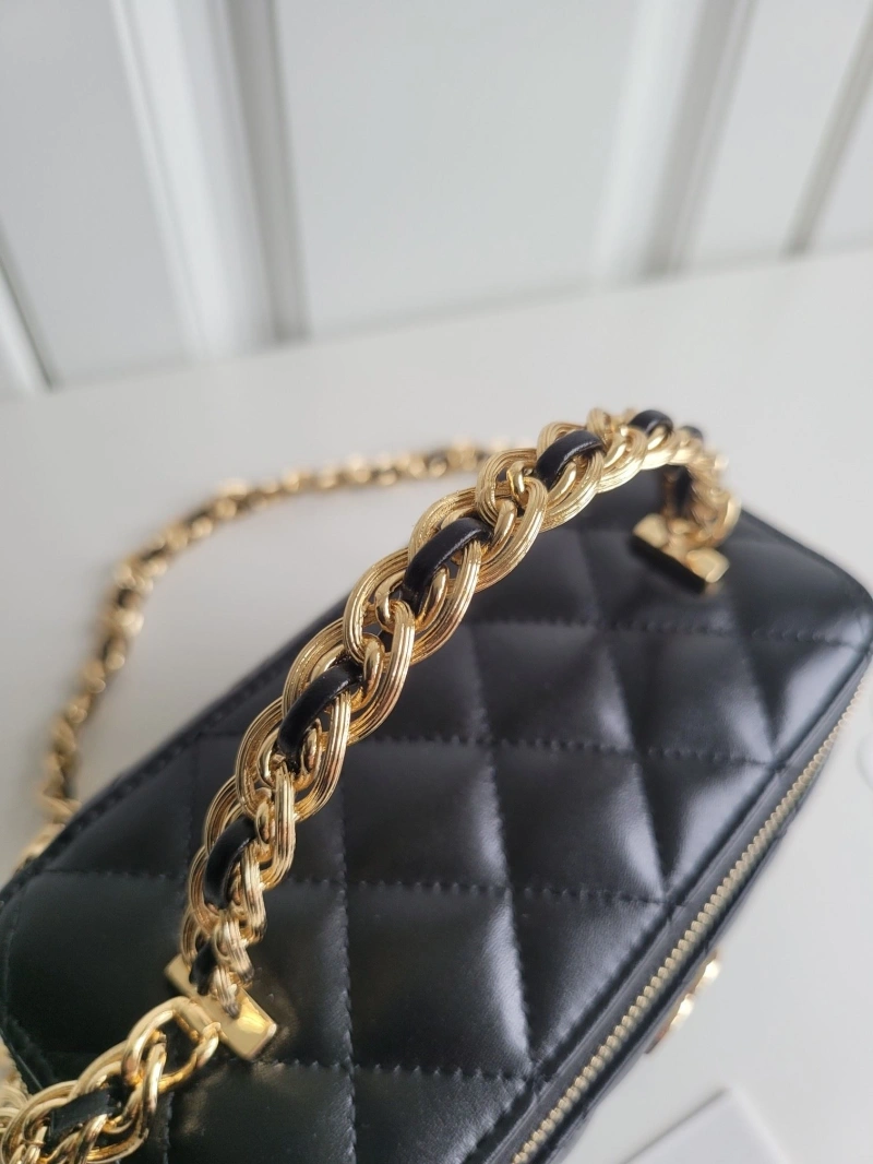 Chanel Cosmetic Bags 4017-0947