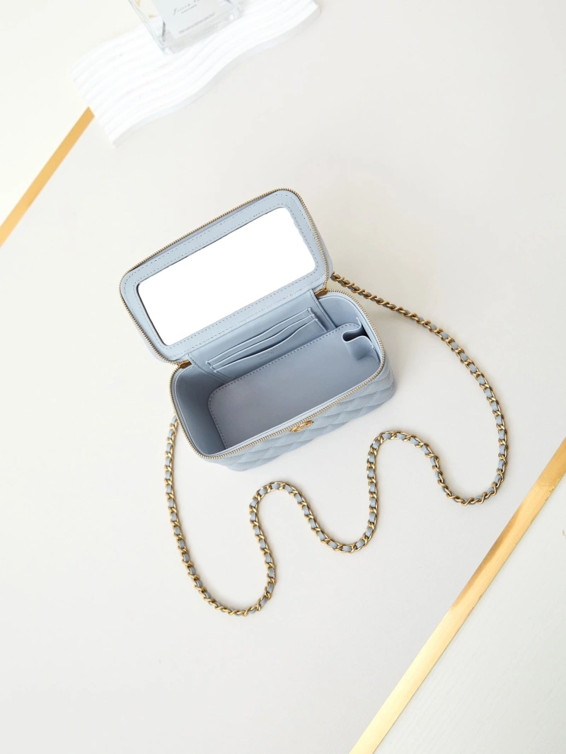 Chanel Cosmetic Bags 4017-0948