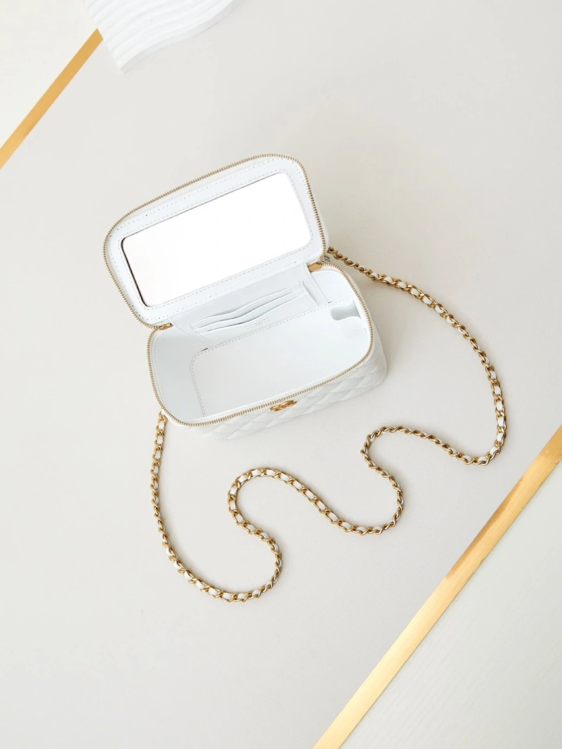 Chanel Cosmetic Bags 4017-0949