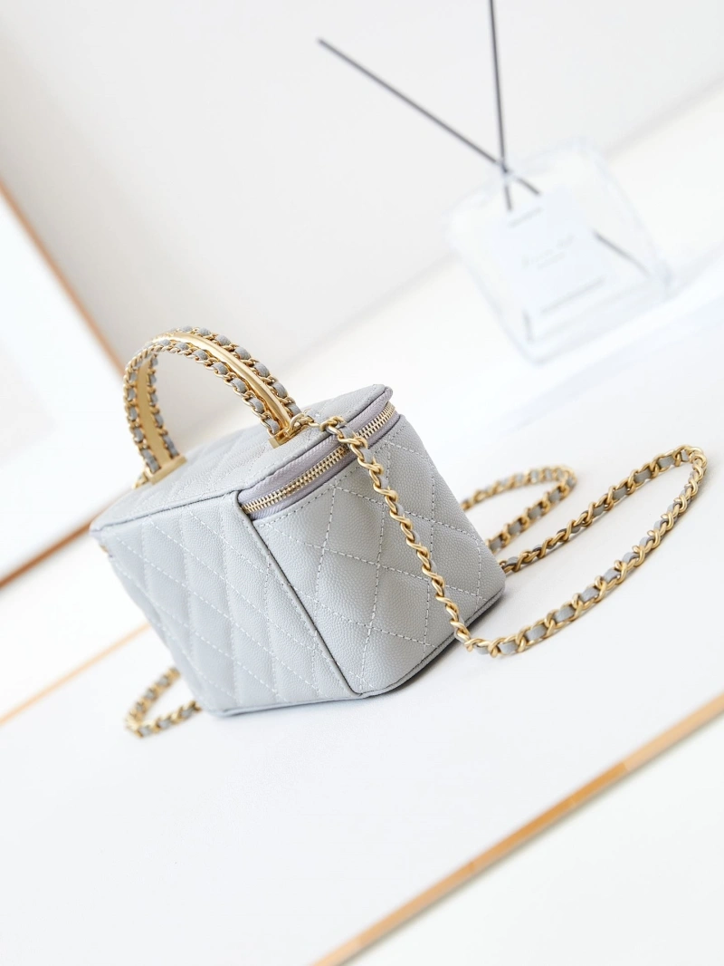 Chanel Cosmetic Bags 4017-0950