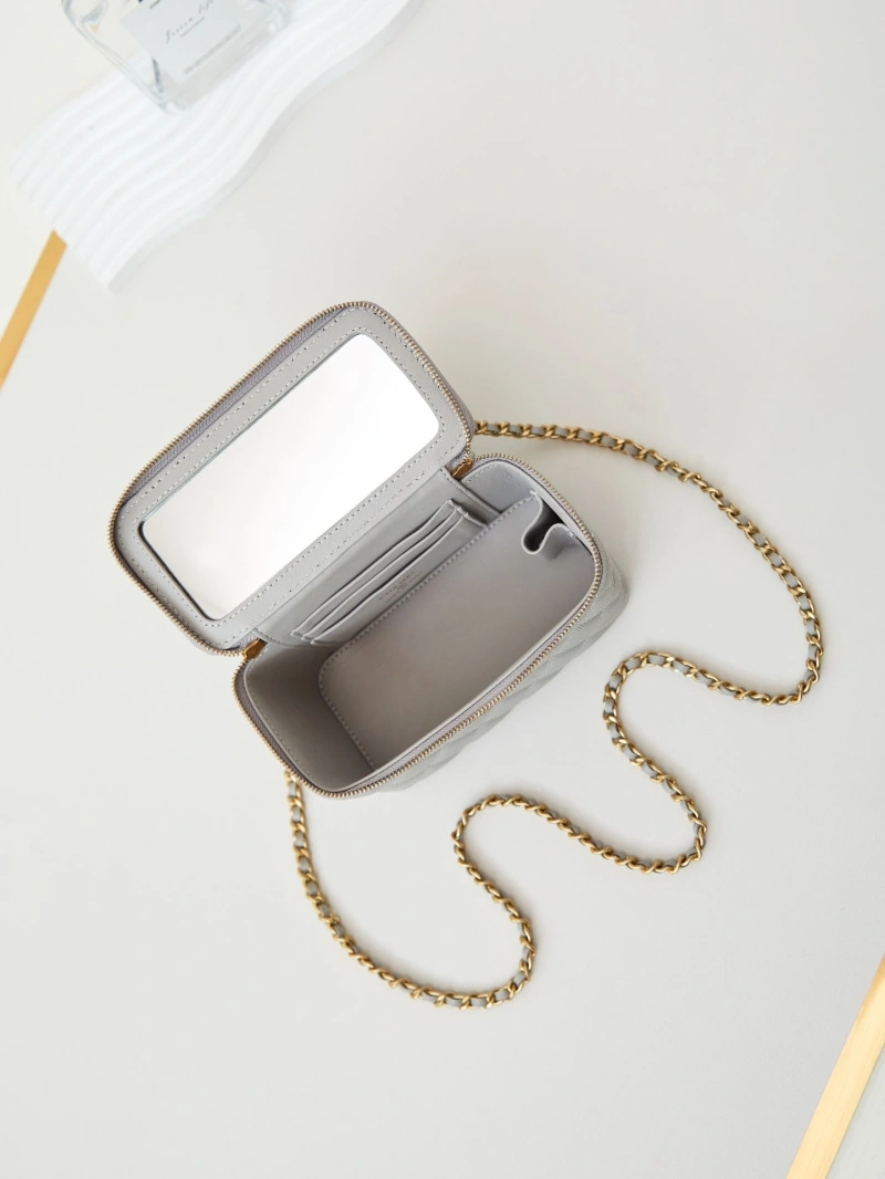 Chanel Cosmetic Bags 4017-0950