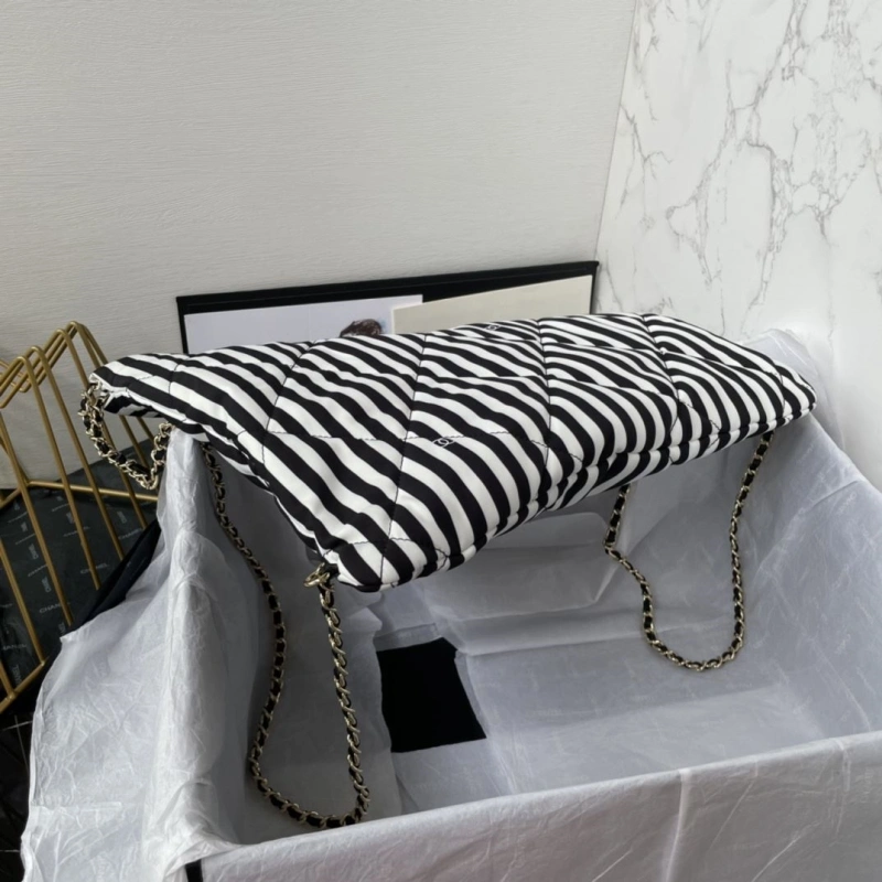 Chanel Shopping Bags 4017-0963