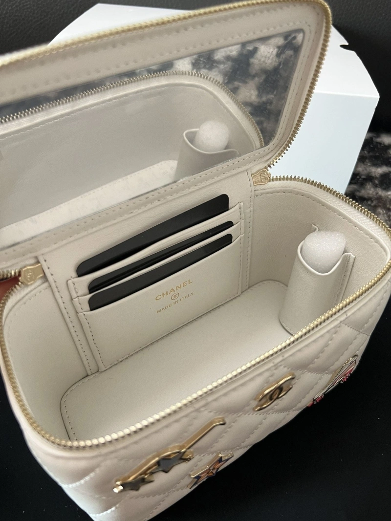 Chanel Cosmetic Bags 4017-1113