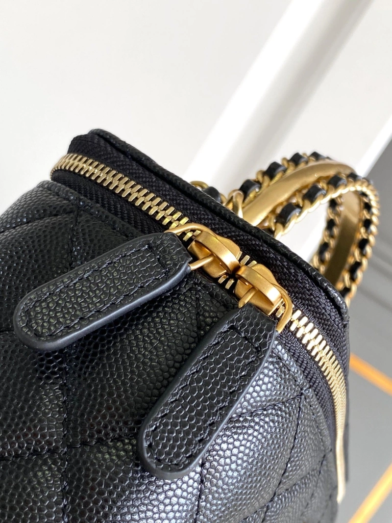 Chanel Cosmetic Bags 4017-1337